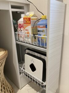 ブラーバは縦置きできるので収納に困らない！洗面所の洗剤ストック引き出しに入れた例